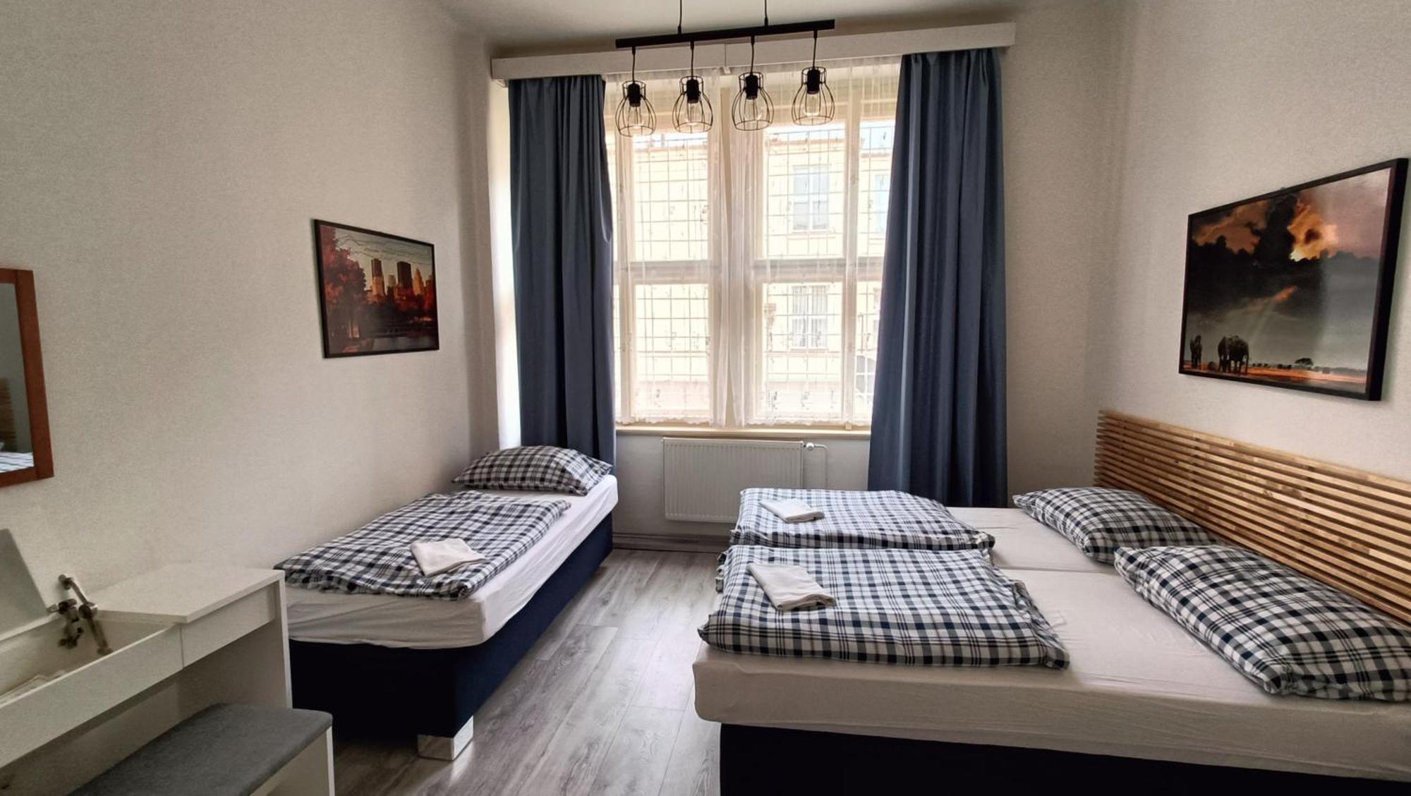 A Plus Hostel - Centrum Прага Екстериор снимка