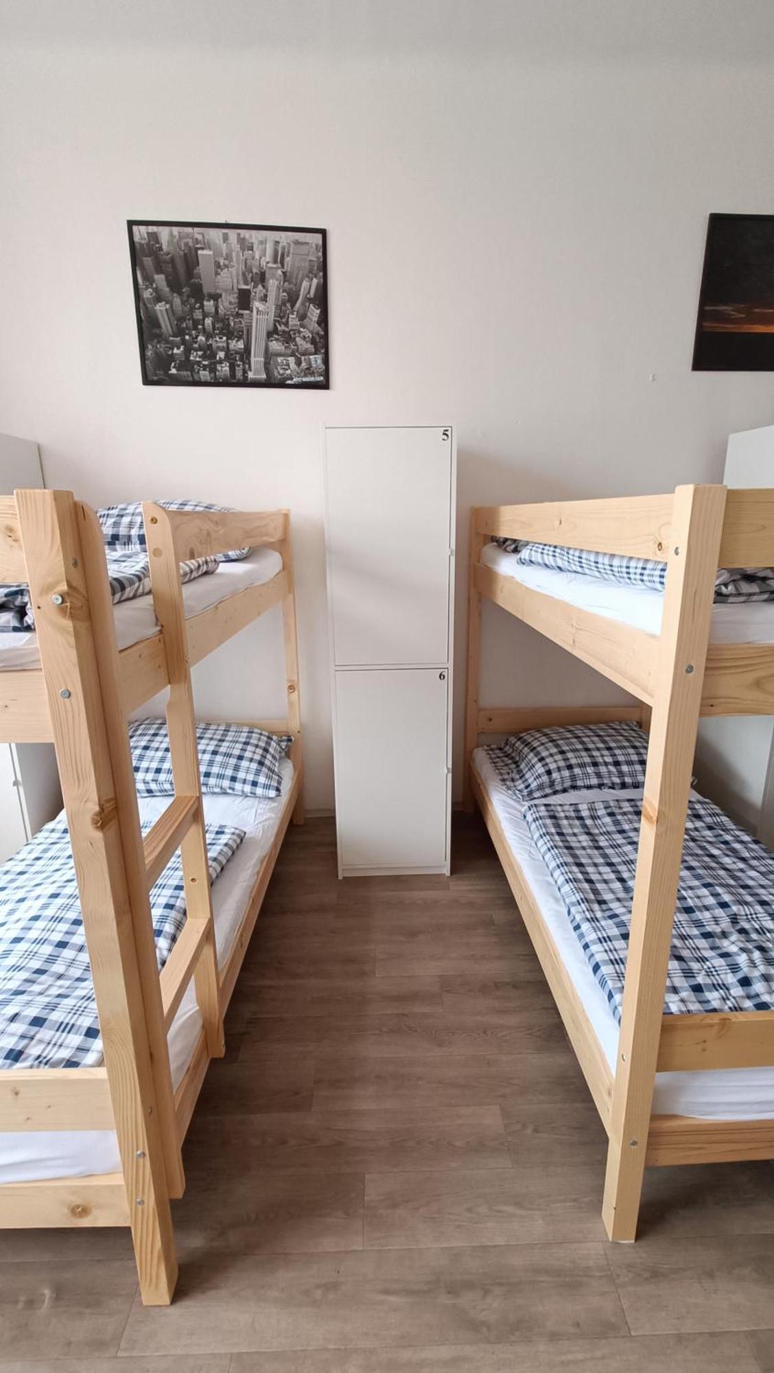 A Plus Hostel - Centrum Прага Екстериор снимка