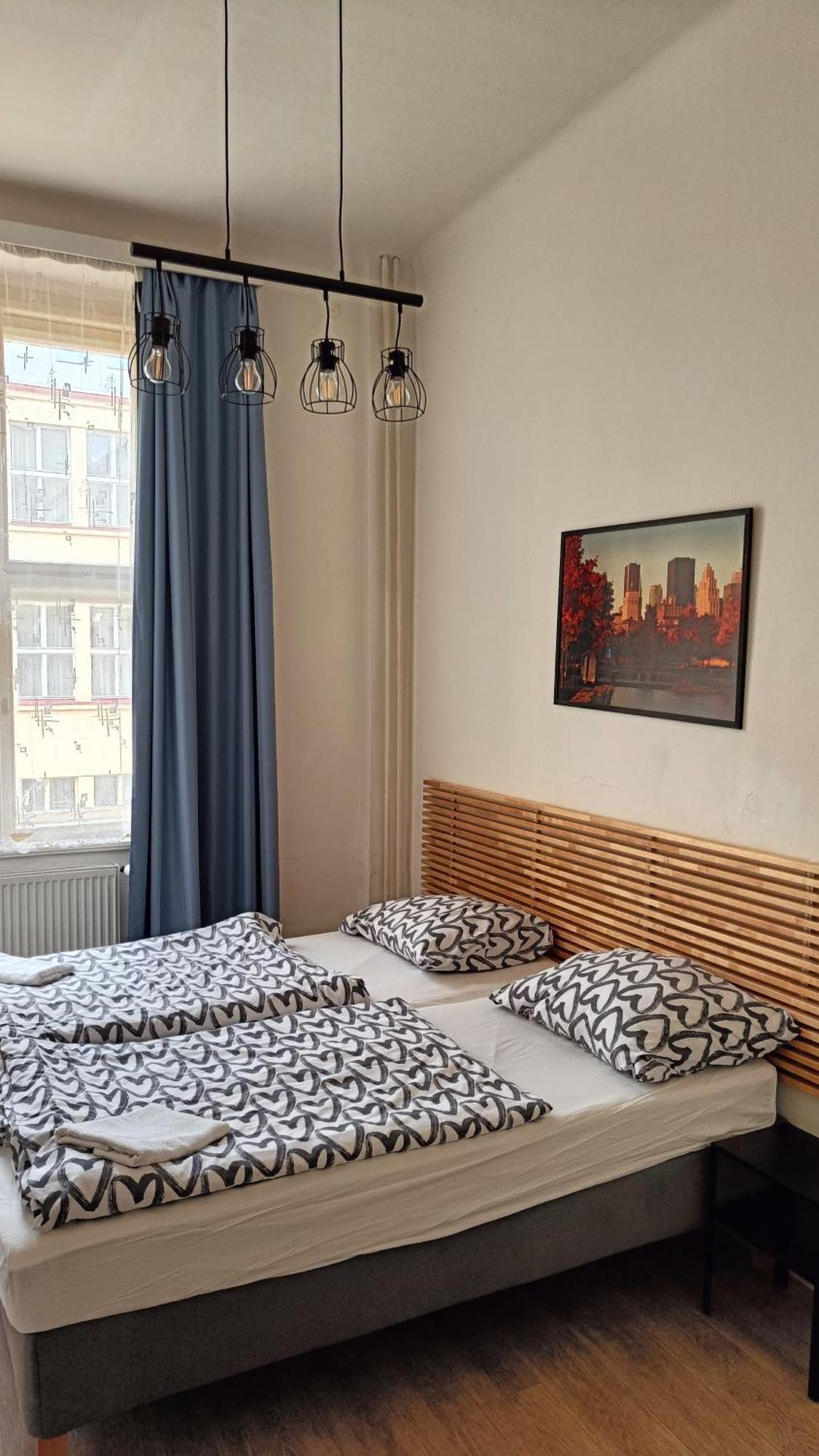 A Plus Hostel - Centrum Прага Екстериор снимка