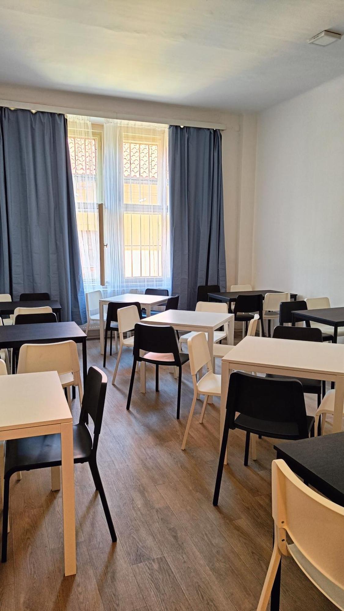 A Plus Hostel - Centrum Прага Екстериор снимка