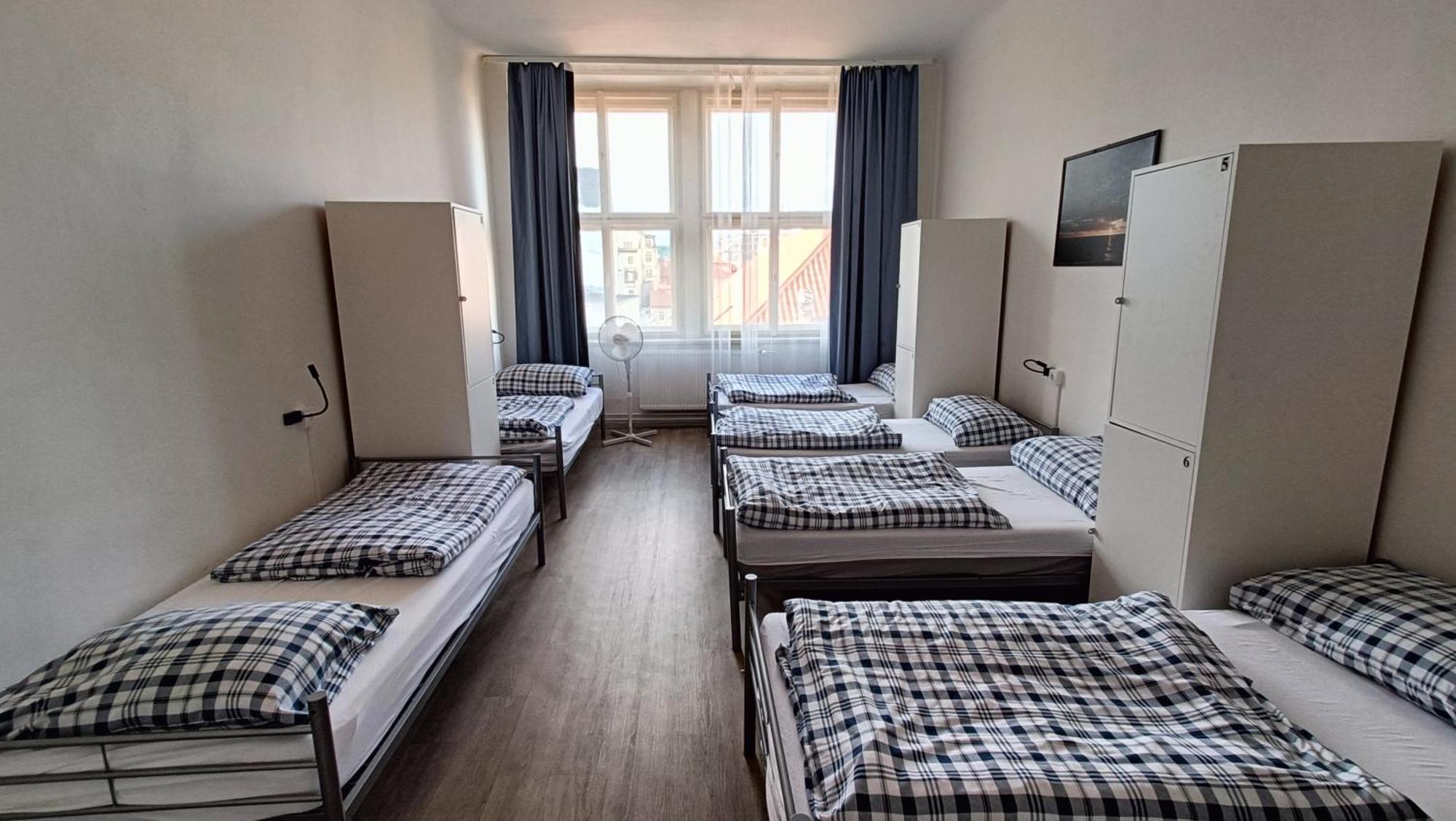 A Plus Hostel - Centrum Прага Екстериор снимка