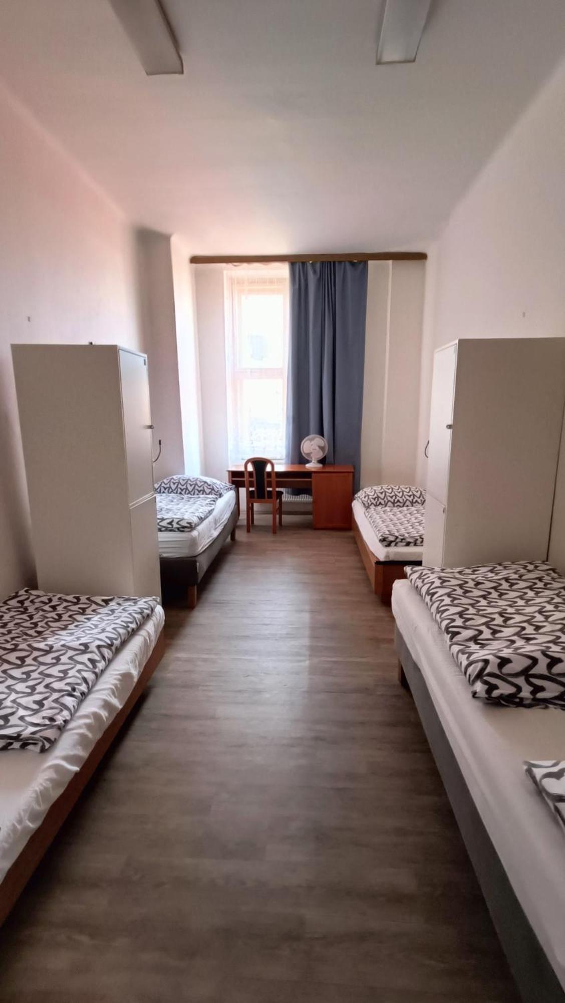 A Plus Hostel - Centrum Прага Екстериор снимка