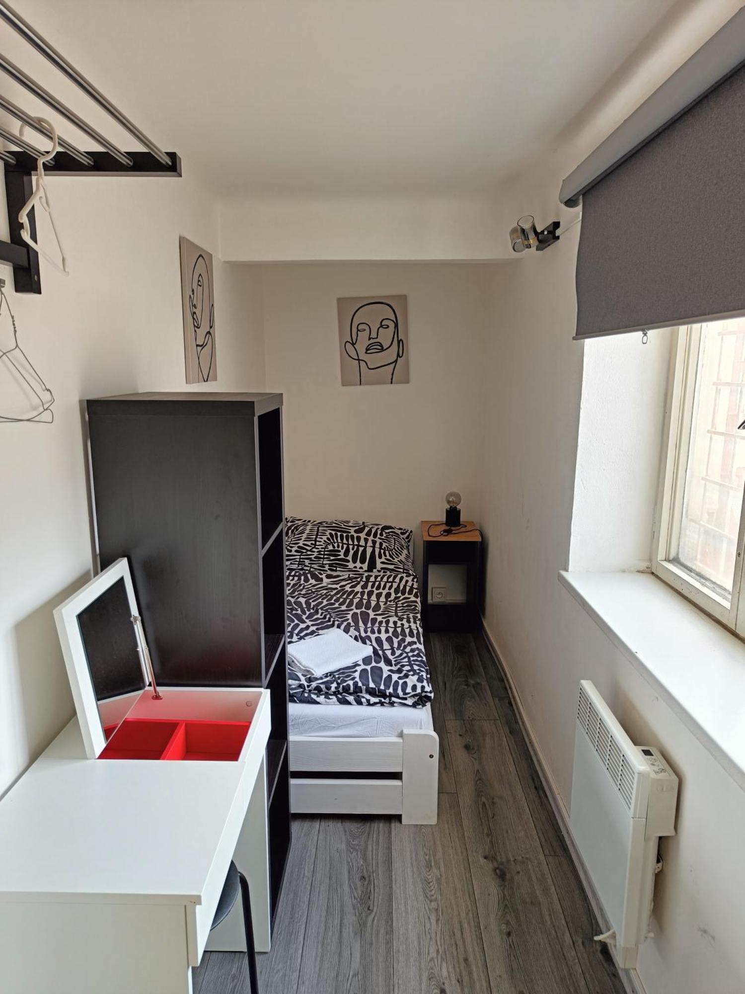 A Plus Hostel - Centrum Прага Екстериор снимка